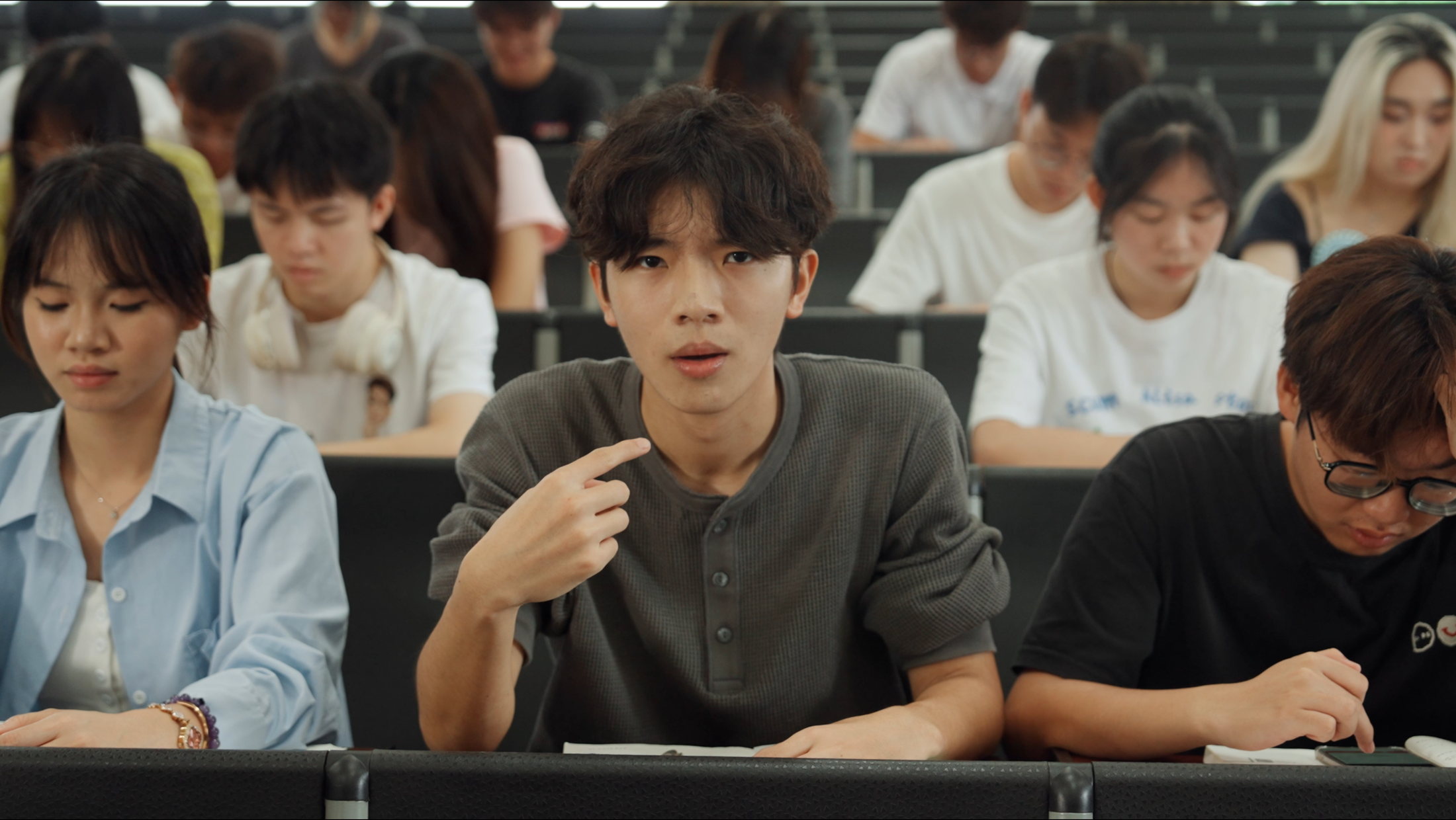 毕业视频：《你想变成什么样的人》 静帧 2